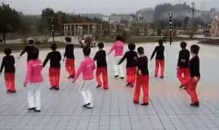 甜甜的小妹广场舞